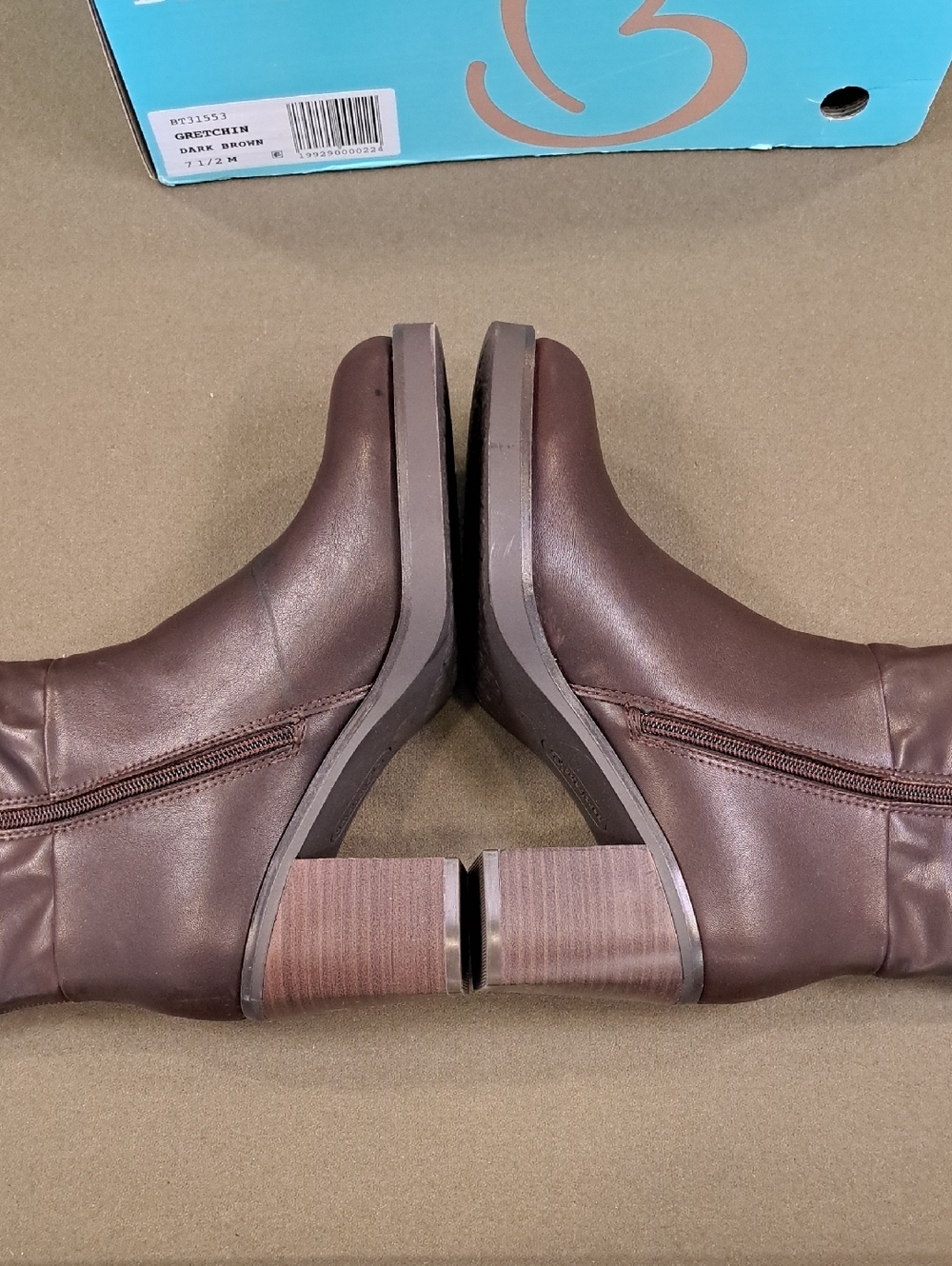 Baretraps Gretchin Tall Boots - Color: Dark Brown - Size: 7.5 - Picture 6 of 10